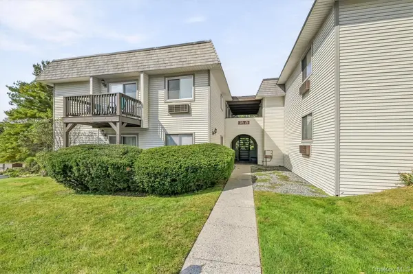 25 Village Park DR #2D, Fishkill, NY 12524