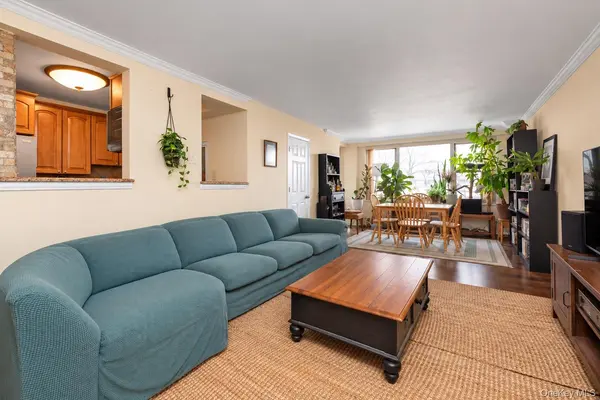 70-25 Yellowstone BLVD #9Y, Forest Hills, NY 11375