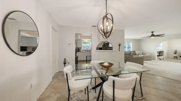6717 ROXBURY DR, Sarasota, FL 34231