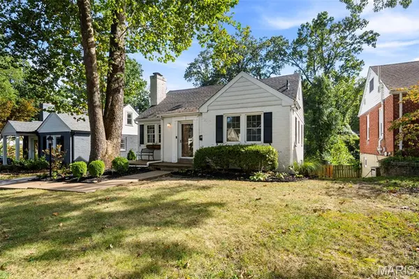 968 Nancy Carol LN, Glendale, MO 63122