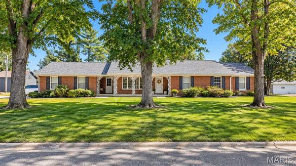 728 S Moore ST, Nashville, IL 62263