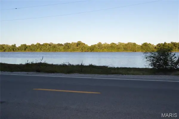 738 Broadway N, Kampsville, IL 62053