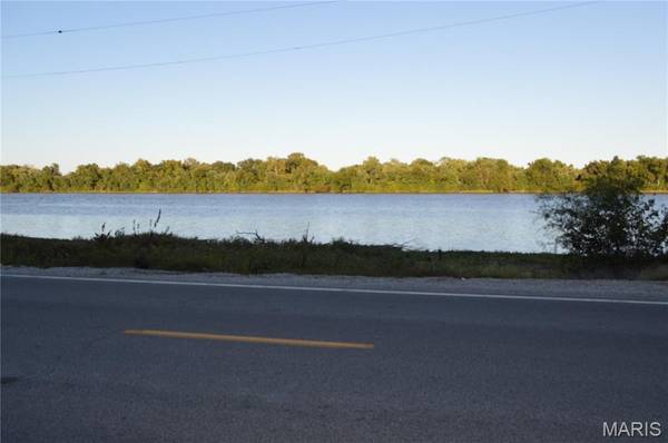 738 Broadway N, Kampsville, IL 62053