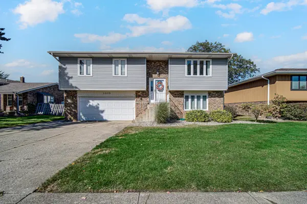 1935 Martha ST, Munster, IN 46321