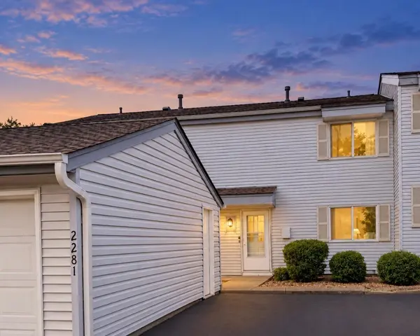 2281 Pond AVE, Maplewood, MN 55119