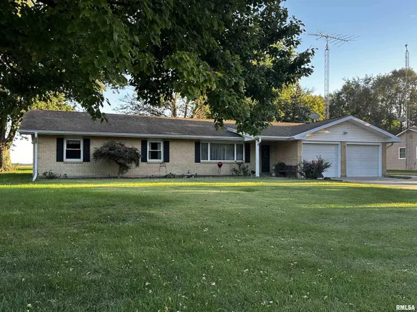 207 SPRING BAY DR, Jacksonville, IL 62650-9586