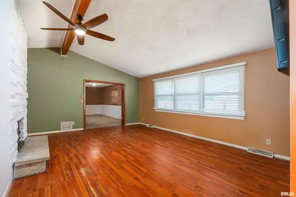 902 CEDAR LN, Marion, IL 62959