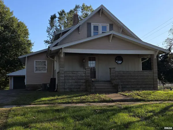 102 E HIGH ST, London Mills, IL 61544
