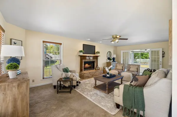 2120 Iroquois Ct, Thompsons Station, TN 37179