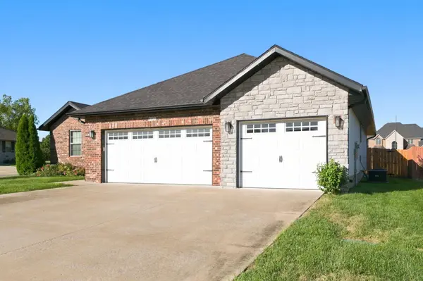 413 N Maplecrest DR, Nixa, MO 65714