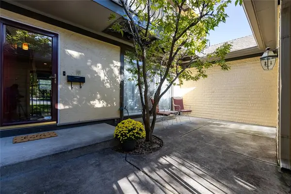 10804 Glenwood ST, Overland Park, KS 66211