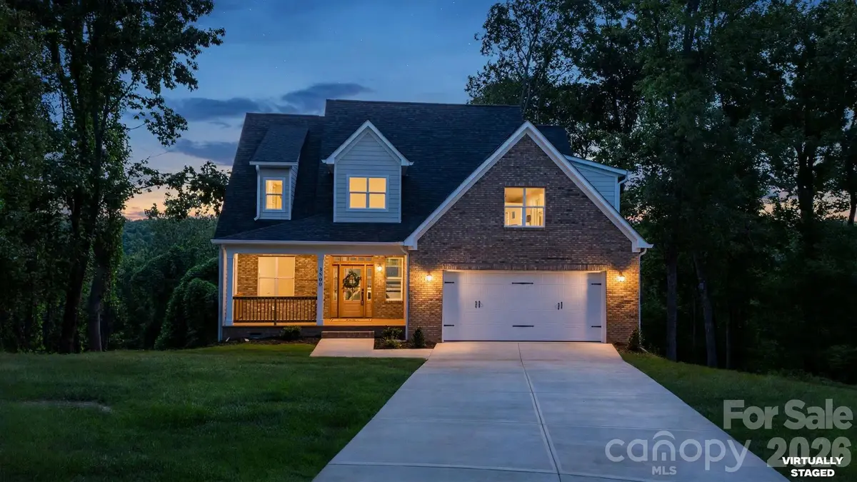 3800 Erskine Woods DR, Bessemer City, NC 28016