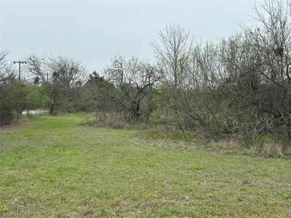 TBD Lot 1 W Boundary ST, Giddings, TX 78942
