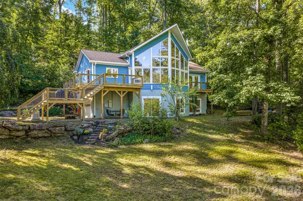 918 Long Branch RD, Swannanoa, NC 28778
