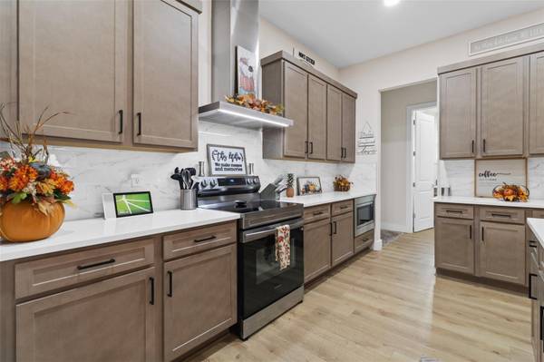 9013 MISSISSIPPI RUN, Weeki Wachee, FL 34613