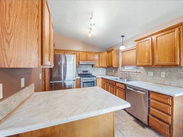 1319 E Spring Cir, Haysville, KS 67060
