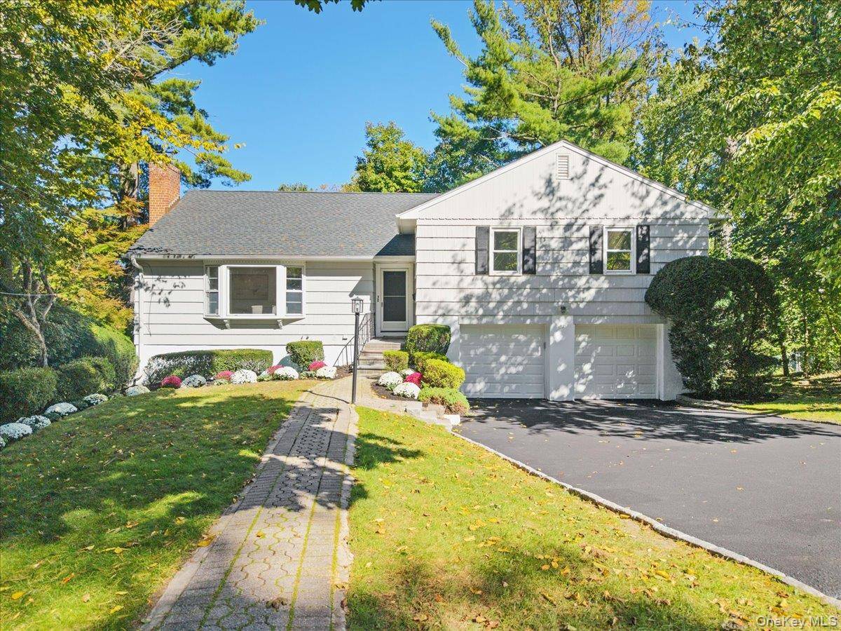 97 Runyon PL, Scarsdale, NY 10583