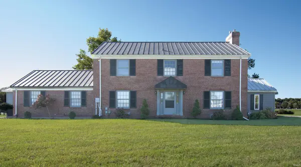 1801 Ida Red RD, Kendallville, IN 46755-2873