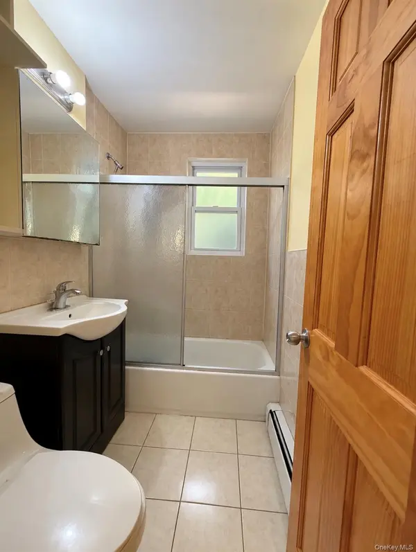 6711 152 ST #B, Flushing, NY 11367