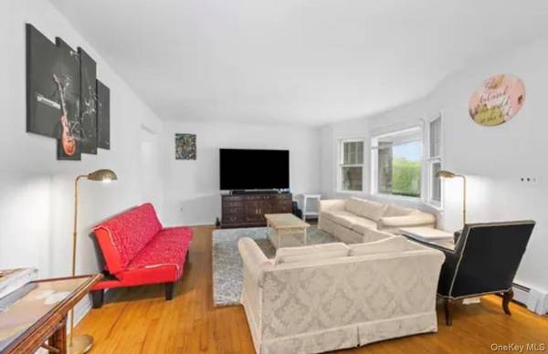 1 Boxwood ST, East Hampton, NY 11937