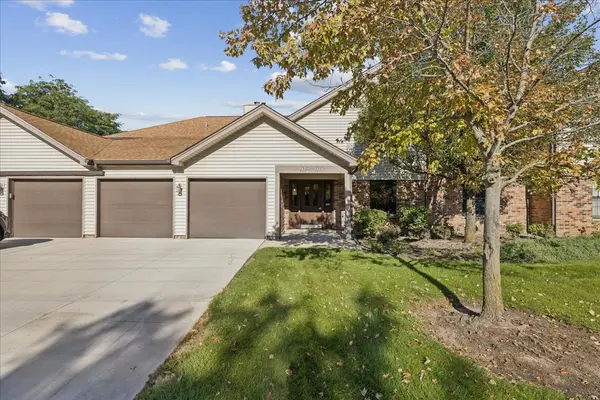 912 Stradford CIR #B, Buffalo Grove, IL 60089