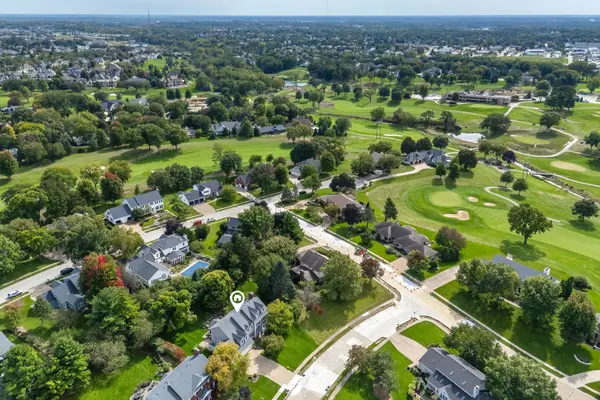 6455 Thomas CT, Bettendorf, IA 52722