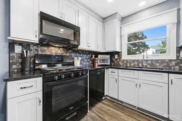 2320 Alder CT, Aurora, IL 60504