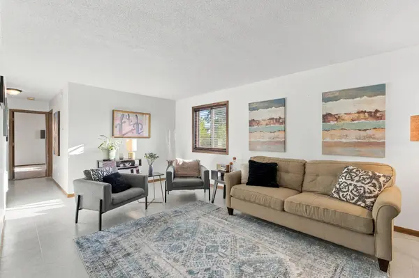 7294 Vista CT, Eden Prairie, MN 55346