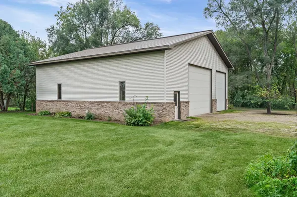 525 S 14th ST, La Crescent, MN 55947