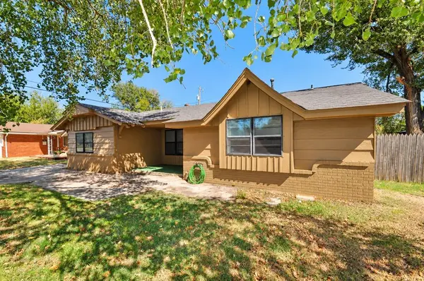 702 N Nail Parkway, Moore, OK 73160