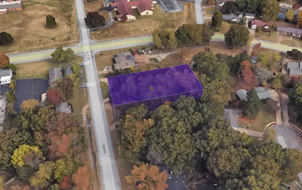 582 Wallace Rd, Jackson, TN 38305