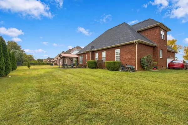 2317 Saint Andrews Dr, Murfreesboro, TN 37128