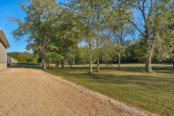 38 Autumn CIR, Rogersville, MO 65742