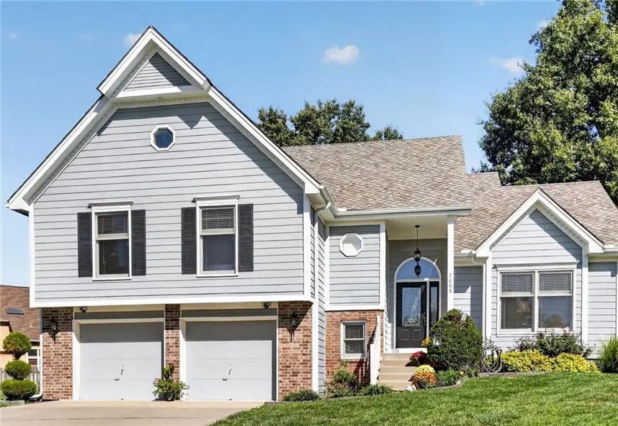 7608 NW 76th PL, Kansas City, MO 64152