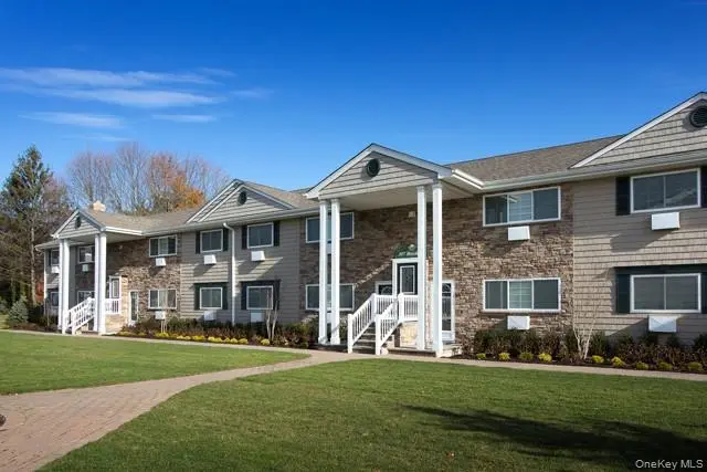 313 Brook AVE #313-2A, Bay Shore, NY 11706