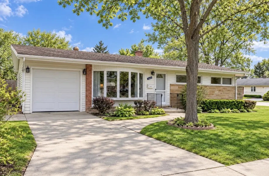 1046 Midway RD, Northbrook, IL 60062