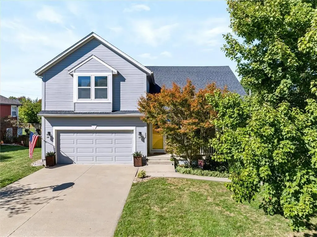 204 Amy ST, Harrisonville, MO 64701