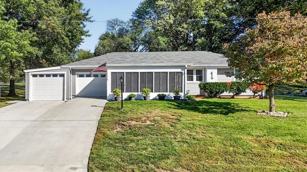 419 DICKINSON RD, Independence, MO 64050