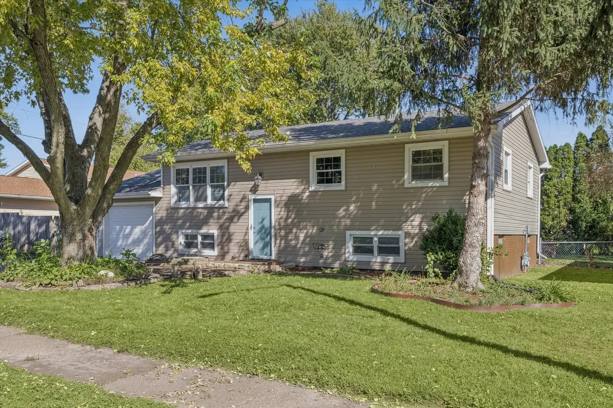 507 S 3rd ST, Eldridge, IA 52748