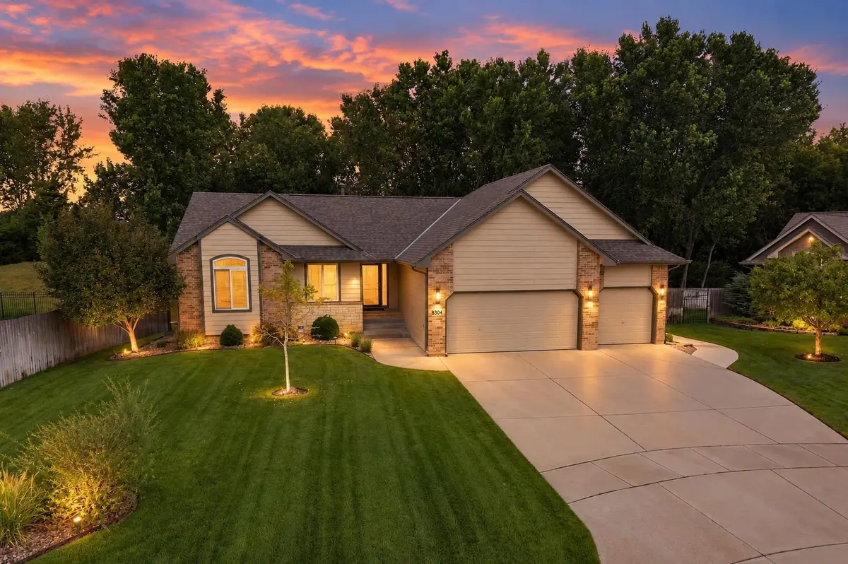 8304 W Candlewood Cir, Wichita, KS 67205