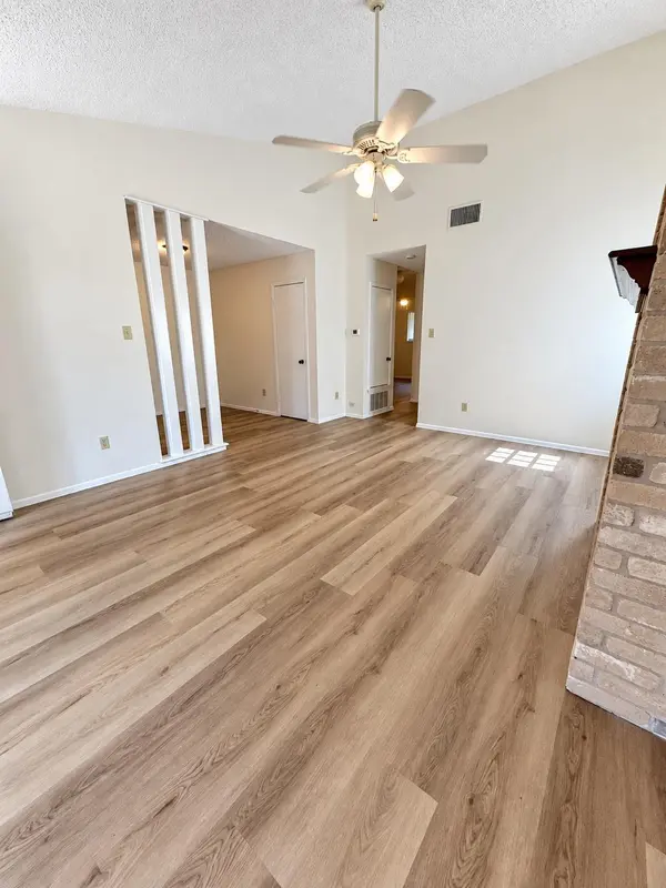 607 Rollingway DR #A, Round Rock, TX 78681