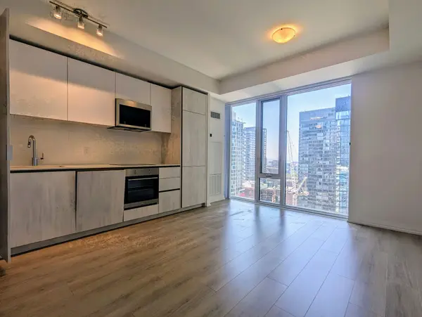8 Widmer ST #2915, Toronto C01, ON M5V 0W6