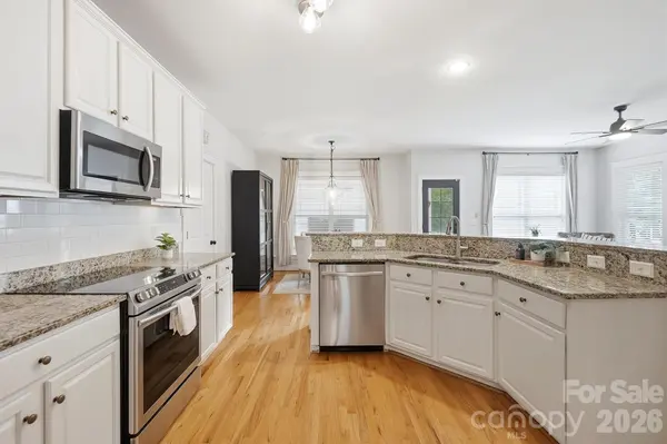 7337 Cascading Pines DR, Tega Cay, SC 29708