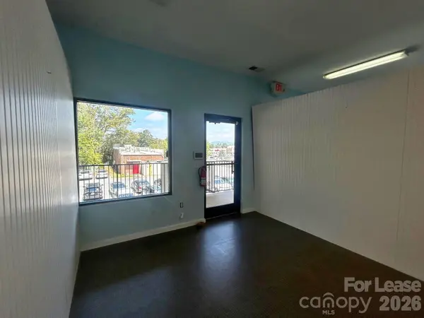 9 Fallen Spruce DR #E, Asheville, NC 28806