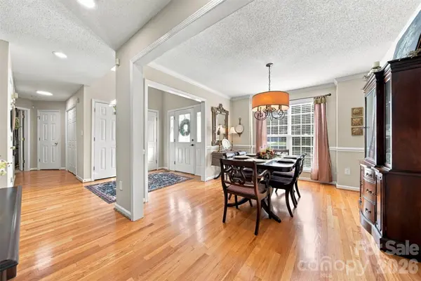 2741 25th ST NE, Hickory, NC 28601