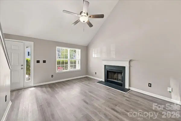 7812 Montbrook DR, Charlotte, NC 28214