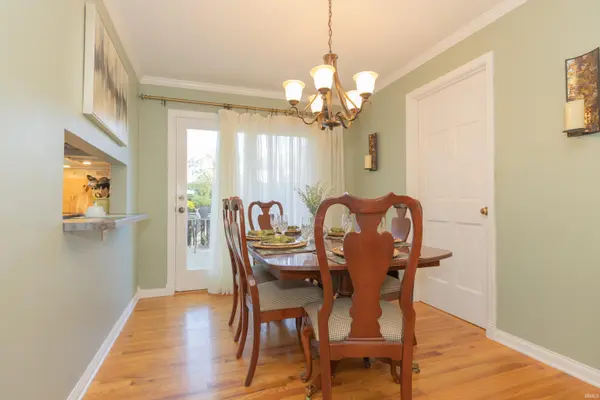 2228 Dusseldorf DR, Evansville, IN 47711