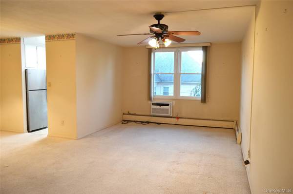 75 Noble ST #221, Lynbrook, NY 11563