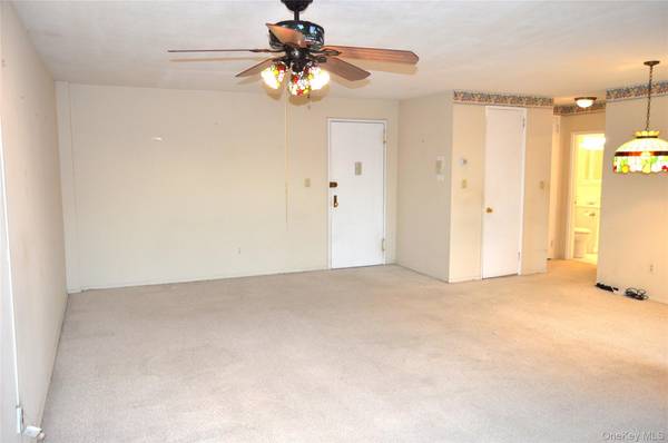75 Noble ST #221, Lynbrook, NY 11563