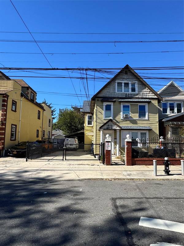 101-30 126th ST, Richmond Hill, NY 11419